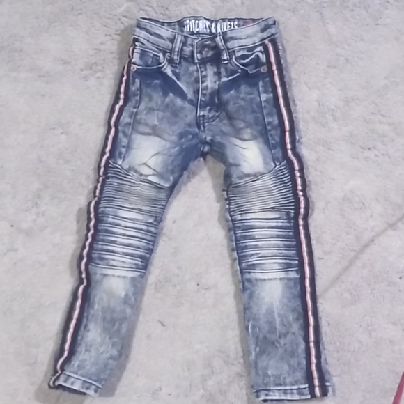 Stitches & Rivets Jeans - Picture 2 of 5